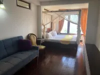 Spacious and stylish 2BR apartment with Sea View Hotels in 