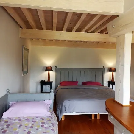 Beautiful stone house "country chic", private heated pool, play area Hôtels à : Membrey
