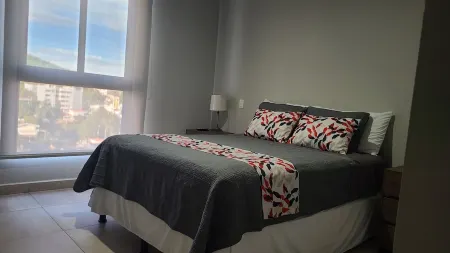 Amazing condo with great view of Volcano and Skyline