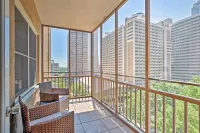 Downtown 1BR - LOW Cleaning Fee! Centrally Located/All Attractions!
