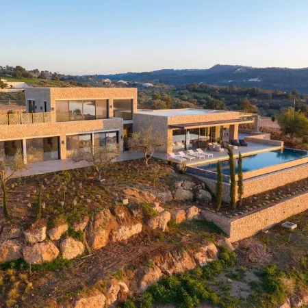Newly constructed Luxurious Family Villa with Infinity Sunset & Tennis court!
