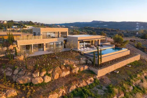 Newly constructed Luxurious Family Villa with Infinity Sunset & Tennis court!