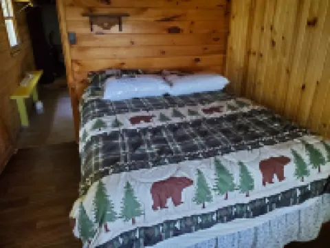 Cabin on lake close to ATV & snowmobile trails