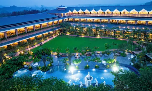 Mayfair Oasis Resort & Convention