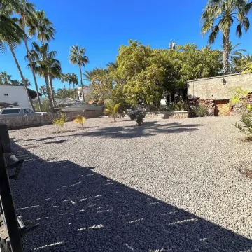 ONE block from the beach at main st.