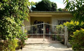 Kitara House Backpackers Hostel