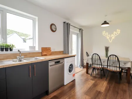 6 Bynack More Отели рядом с достопримечательностью «The Coylumbridge Hotel FUNHOUSE»