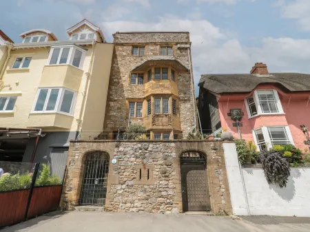 Sundial House Отели в г. Лайм-Регис