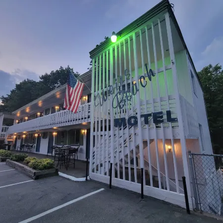 Weirs Beach Motel & Cottages