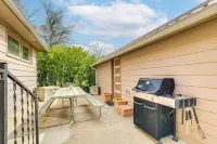 Patio, Grill & Outdoor Dining: Conrad Home! Hotel di Conrad