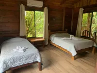 Cataratas Bijagua Lodge, Incluye Tour Autoguiado Bijagua Waterfalls Hike - Parkplatz