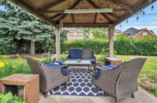 Serene & Charming 5Br des Plaines Getaway 5 Bedroom Home by RedAwning