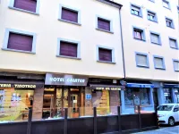 加拉蒂亞飯店 Infantil y Jardín Avenida da Ribeira Park附近的飯店