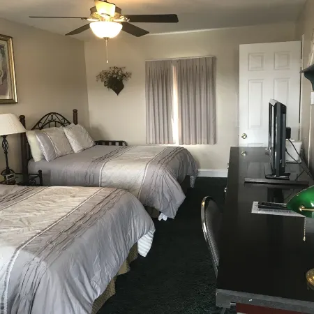 Longhouse Lodge Motel Hotels in Reading