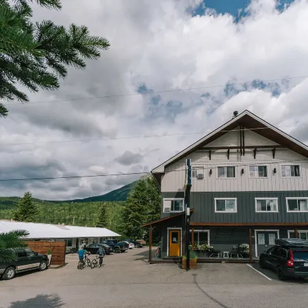 Snow Valley Lodging