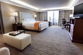 Drury Inn & Suites Kansas City Airport