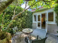 Roodenburg House 1882 Отели в г. 