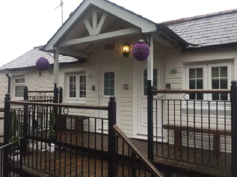 芬頓休息酒店 酒店