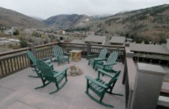 Robason  6 Bedroom Home by RedAwning