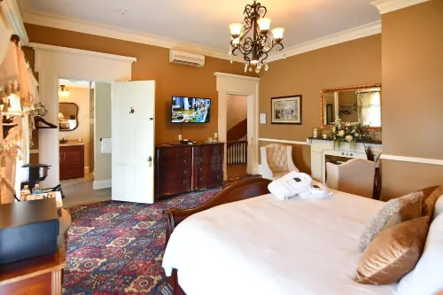 Avon Inn Hotels in Geneseo