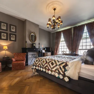 B&B de Schiedamse Suites Отели рядом с достопримечательностью «Эмхавен»