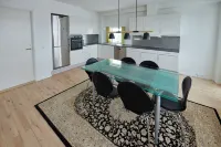 Nuuk Hotel Apartments by Hhe - parking