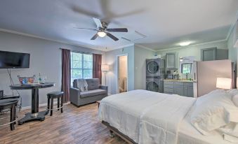 Cozy Studio Cabin on Lake O the Pines with Deck!