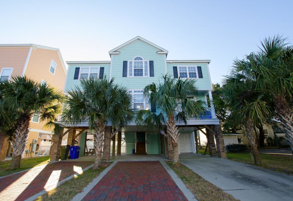 Dreamscaper at Myrtle Beach 5 Bedroom by Affordable Large Properties - Housity