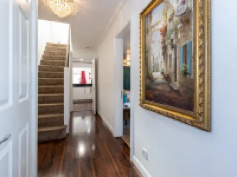 Renfrew House Hotels in Bolton