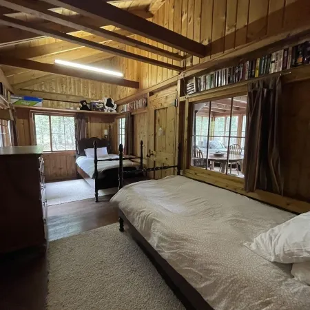 Mackinney Camp - Limit 8 Cottage