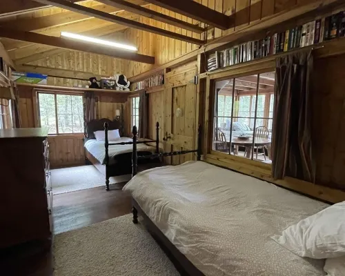 Mackinney Camp - Limit 8 Cottage Hotels in Standish