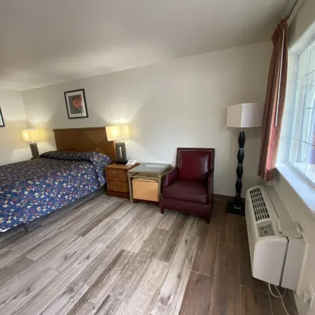 Cedar Creek Inn