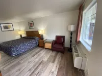 Cedar Creek Inn Hotels in Burnet