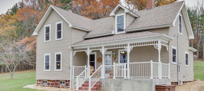 Lovely Rural Hixton Farmhouse w/ Porch & Fire Pit! Ξενοδοχεία στην πόλη Jackson County
