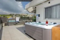 YalaRent Villa lumièra in Migdal with Private Pool Các khách sạn ở Migdal