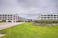 Steps to Sand + 2 Pools! Galveston Coastal Getaway - Condos