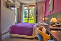 Logis Hôtel Restaurant le Chalet du Mont Roland Hotels in Dole