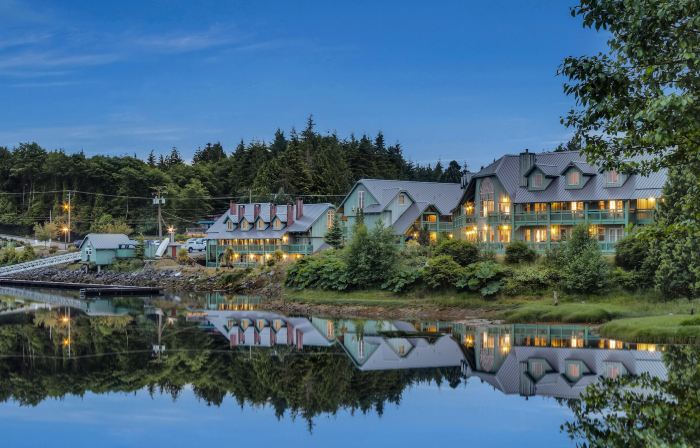 Canadian Princess Lodge & Marina