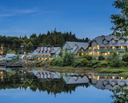 Canadian Princess Lodge & Marina Hotels in Ucluelet
