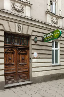 Dizzy Daisy Hostel Hotel di 