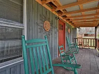 Remote Kentucky Cabin w/ Fire Pit & 2 Ponds Hotels in Calloway County