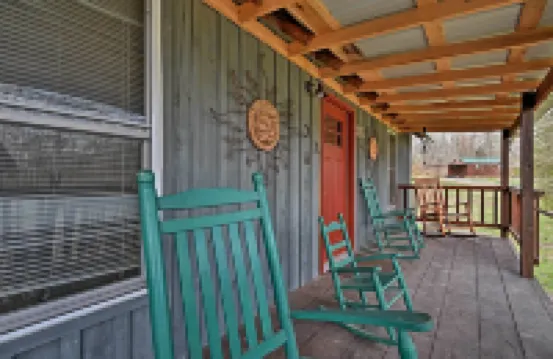 Remote Kentucky Cabin w/ Fire Pit & 2 Ponds