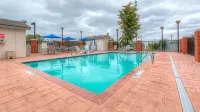 Holiday Inn Express & Suites Memphis Southwind Hotels in Collierville