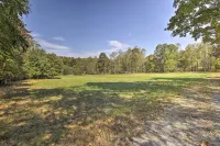 Couples Cabin - 5 Mi to DT Berkeley Springs! - WiFi