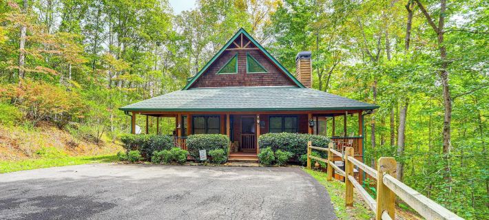 Dahlonega Cabin w/ Hot Tub, 4 Mi to Downtown! Hotels in Lumpkin County