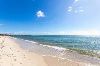 Cape Diem ; All new; 1.5m to Criagville, Hyannis beach; with WiFi, AC