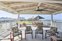 Waterfront Deck and Bay Access Galveston Getaway! - Jacuzzi
