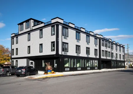 The Pathmaker Hotel Отели рядом с достопримечательностью «Библиотека Джесап Мемориал»