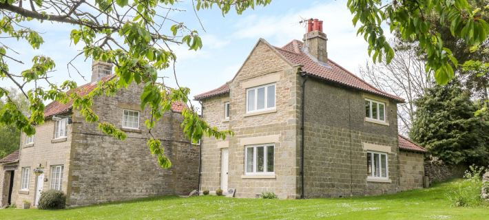 Manor Cottage Hotels in Pickering