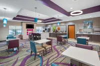 La Quinta Inn & Suites by Wyndham Pasadena North Hotels in Pasadena